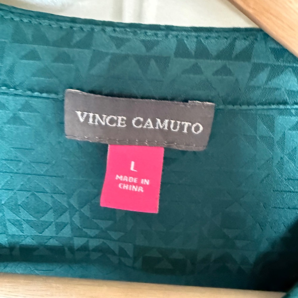 Vince Camuto Blouse Women Large Green Excellent Geometric Jacquard V-Neck‎ Satin - Picture 3 of 7